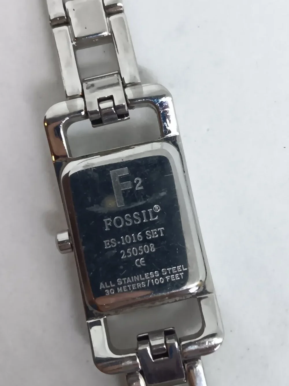 VINTAGE 2000s Fossil f2 ES-1016 Women's 17mm x 35mm Silver Tone MOP Dial Watch